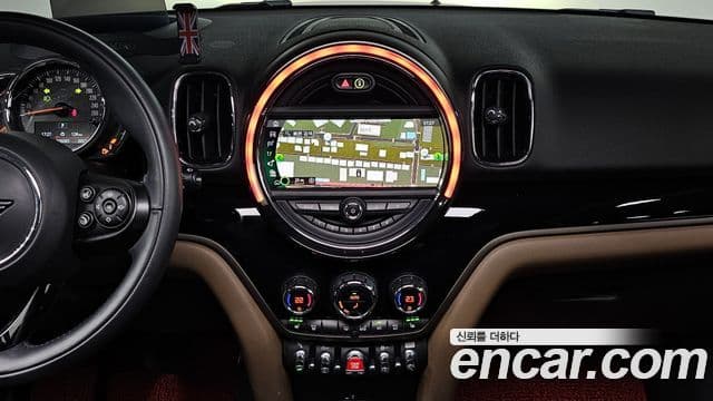 Mini Cooper Countryman 2020 — Фото 15/20