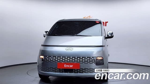 Hyundai Staria 2022 — ფოტო 2/20