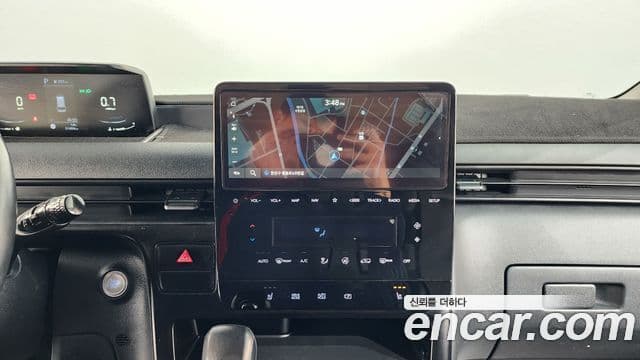 Hyundai Staria 2022 — ფოტო 11/20