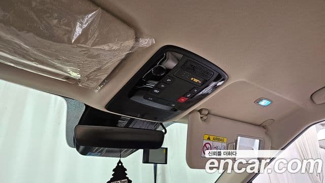 Kia Carnival 2024 — Фото 17/20