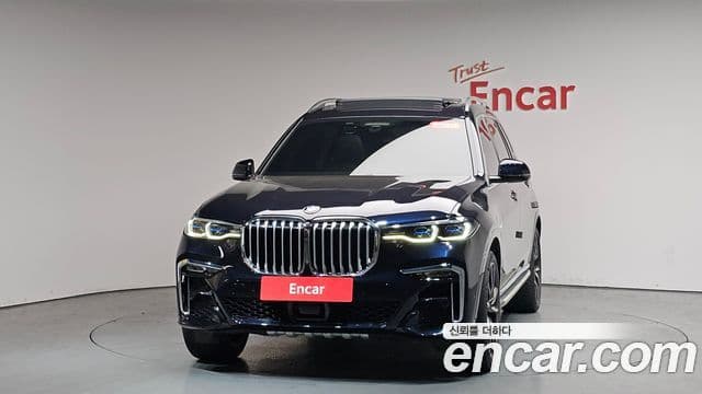 BMW X7 2021 — Photo 33/34