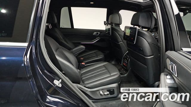 BMW X7 2021 — Photo 14/34