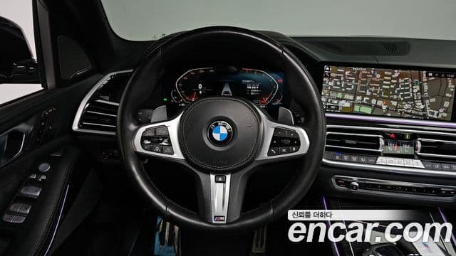 BMW X7 2021 — Photo 31/34