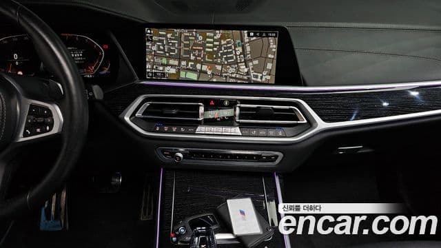 BMW X7 2021 — Photo 13/34
