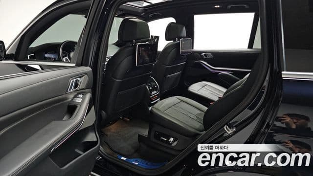 BMW X7 2021 — Photo 15/34