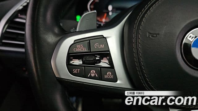 BMW X7 2021 — Photo 26/34