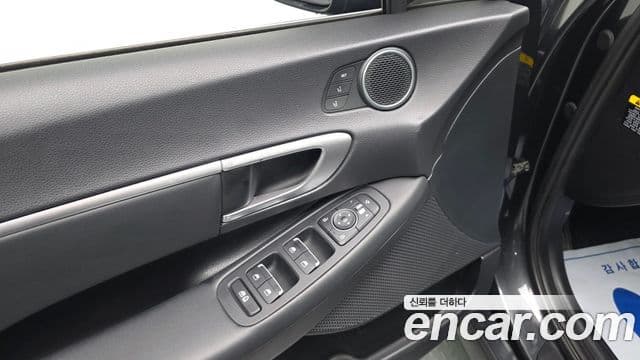 Hyundai Sonata Hybrid 2020 — Photo 19/20