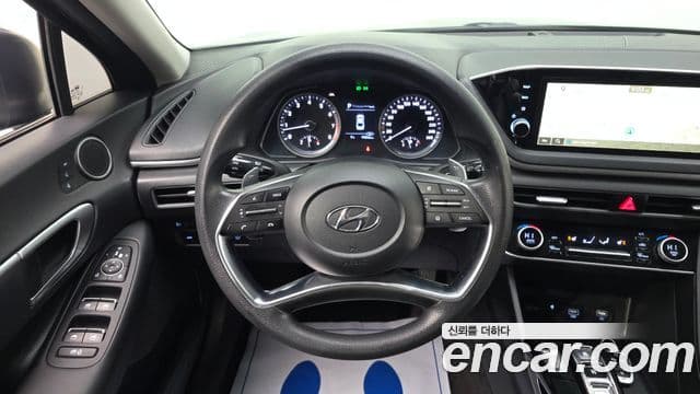 Hyundai Sonata Hybrid 2020 — Photo 2/20
