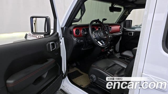 Jeep Wrangler 2021 — ფოტო 10/20