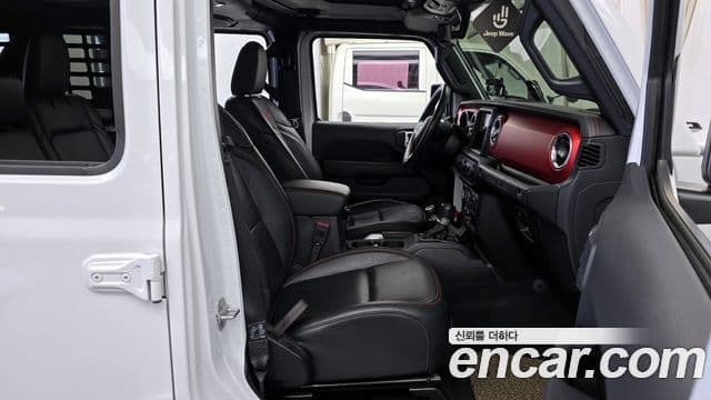 Jeep Wrangler 2021 — ფოტო 11/20