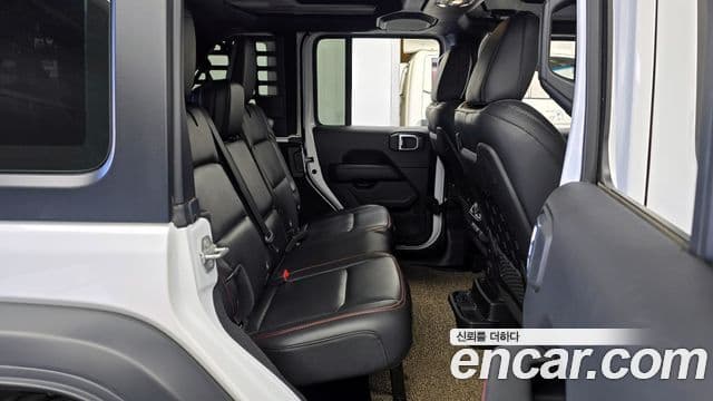 Jeep Wrangler 2021 — ფოტო 12/20