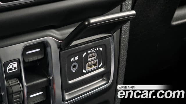 Jeep Wrangler 2021 — ფოტო 9/31