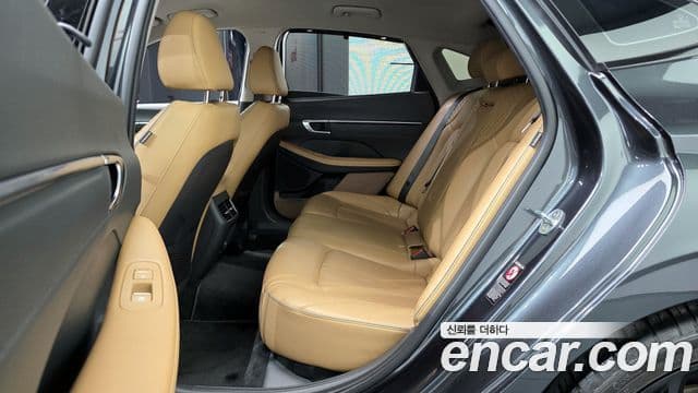 Hyundai Sonata 2020 — ფოტო 12/20