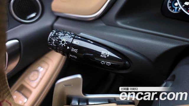 Hyundai Sonata Hybrid 2020 — Photo 25/34
