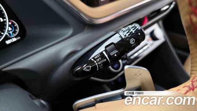 Hyundai Sonata Hybrid 2020 — Photo 29/34