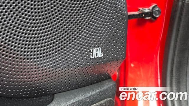 Hyundai Veloster 2020 — Фото 19/20