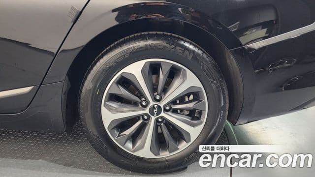 Kia K8 2022 — Şəkil 18/40