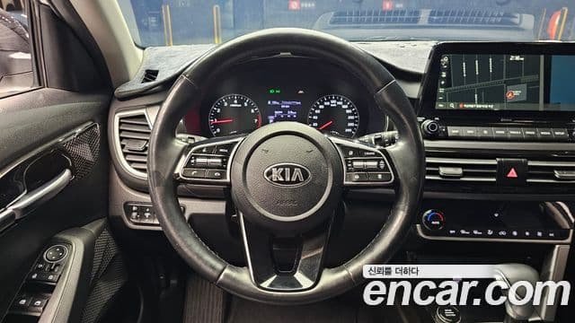 Kia Seltos 2019 — ფოტო 13/20