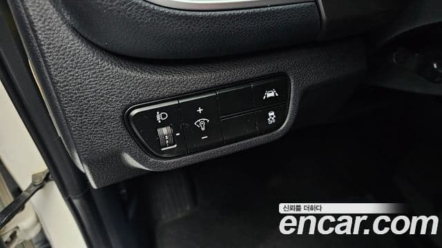 Kia Seltos 2019 — ფოტო 16/20
