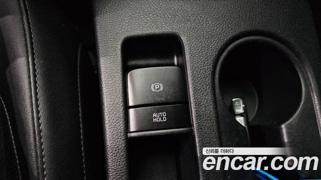 Kia Seltos 2019 — ფოტო 17/20