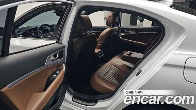 Genesis G70 2018 — ფოტო 11/20