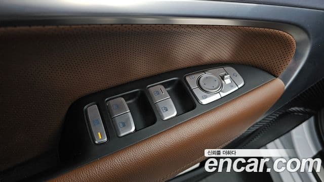 Genesis G70 2018 — ფოტო 17/20