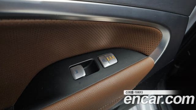 Genesis G70 2018 — ფოტო 19/20