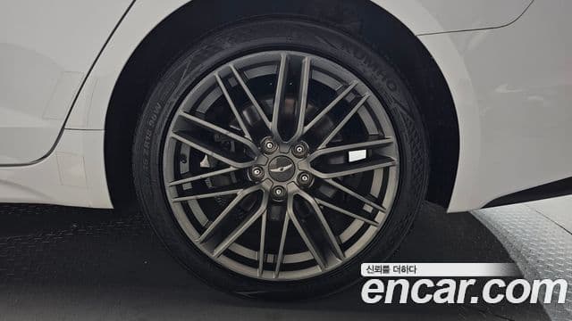 Genesis G70 2018 — Photo 33/34