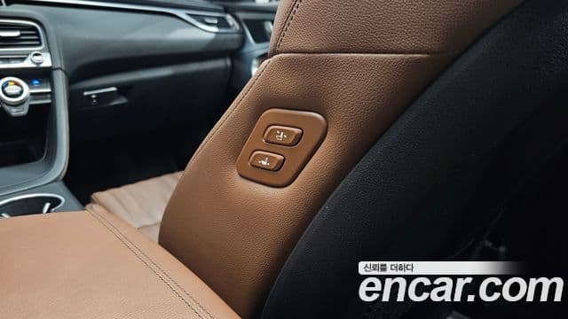 Genesis G70 2018 — Photo 30/34