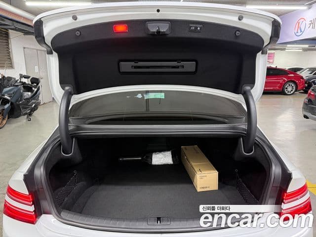 Genesis Electrified G80 2025 — Şəkil 19/20