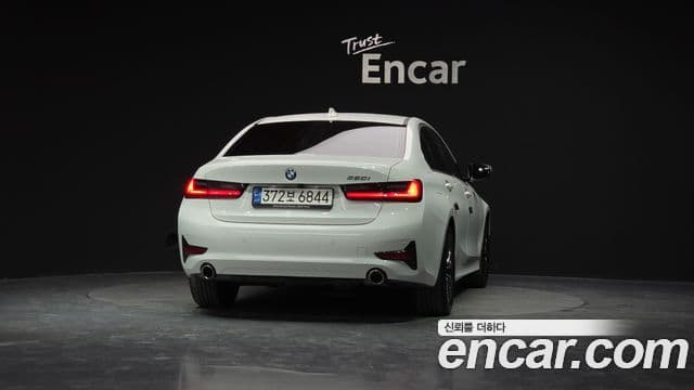 BMW 3 Series 2022 — ფოტო 4/20