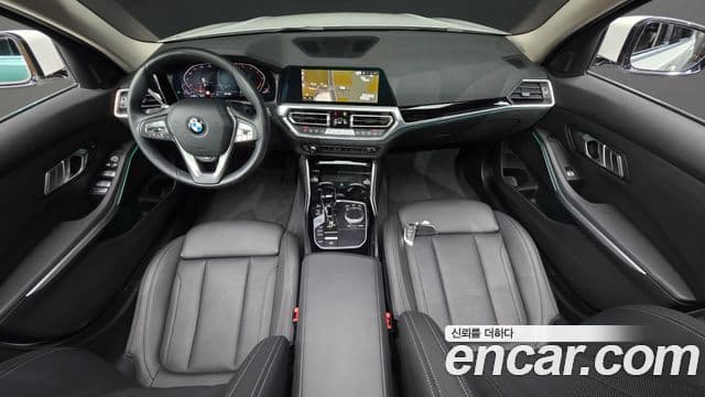 BMW 3 Series 2022 — ფოტო 7/20