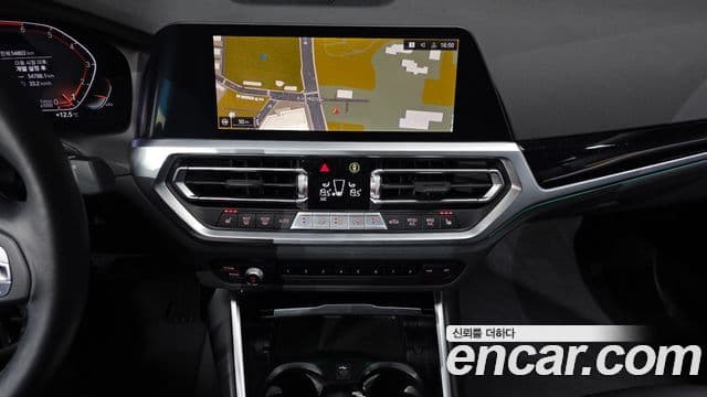 BMW 3 Series 2022 — ფოტო 14/20