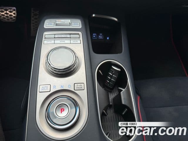 Genesis GV70 2021 — ფოტო 7/20