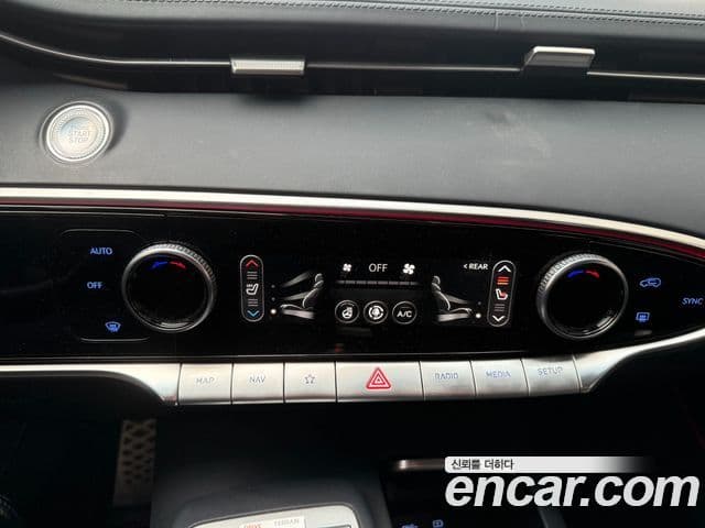 Genesis GV70 2021 — ფოტო 12/20