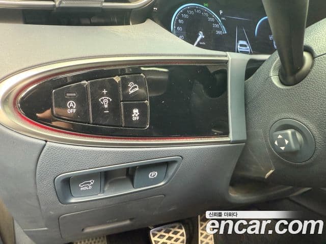 Genesis GV70 2021 — ფოტო 16/20