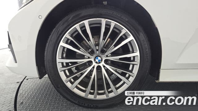 BMW 3 Series 2021 — ფოტო 20/20