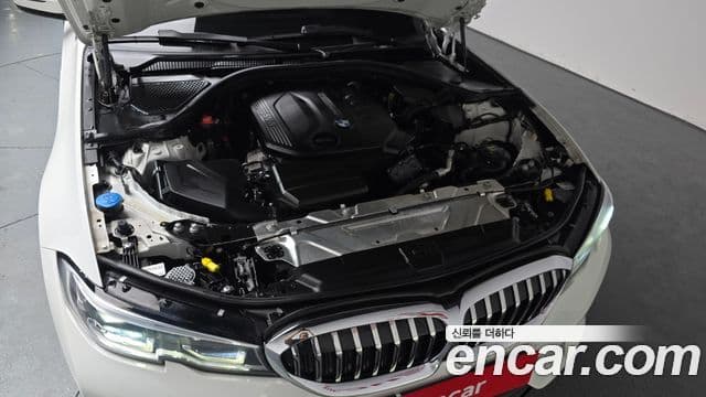 BMW 3 Series 2021 — ფოტო 1/20
