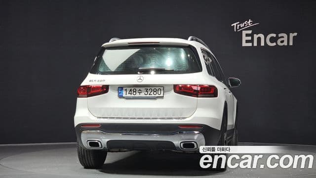 Mercedes-Benz GLB-Class 2020 — ფოტო 4/20
