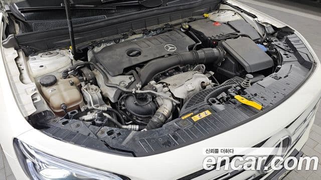 Mercedes-Benz GLB-Class 2020 — ფოტო 6/20