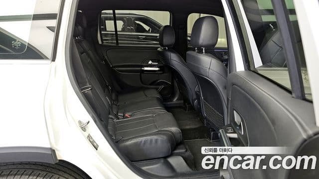 Mercedes-Benz GLB-Class 2020 — ფოტო 12/20