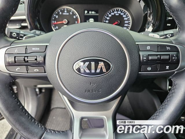 Kia K5 2021 — Şəkil 9/19