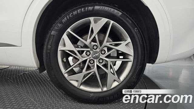 Genesis GV70 2021 — Photo 37/37