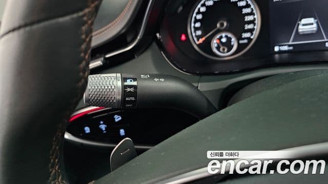 Genesis GV70 2021 — Photo 21/37