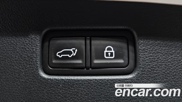 Genesis GV70 2021 — Photo 16/37