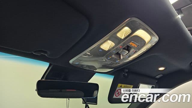 Genesis GV70 2021 — Photo 25/37