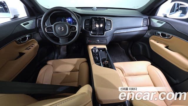 Volvo XC90 2025 — ფოტო 7/20