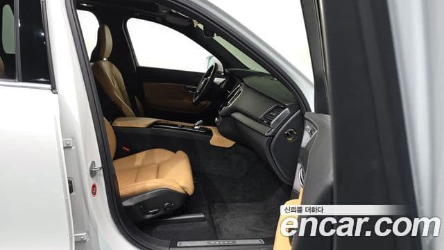 Volvo XC90 2025 — ფოტო 11/20