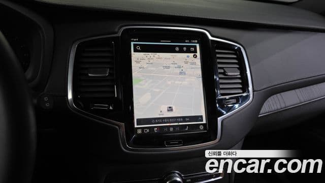 Volvo XC90 2025 — ფოტო 14/20