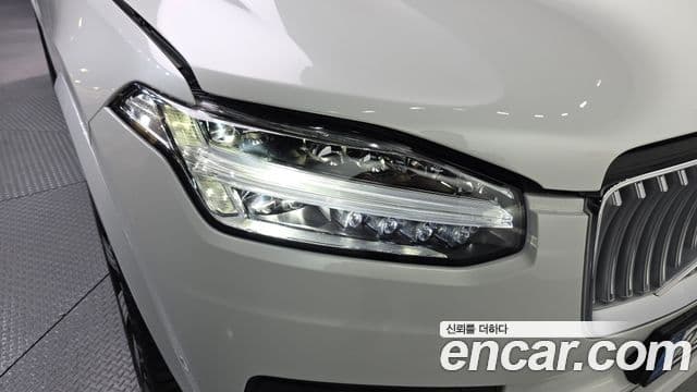 Volvo XC90 2025 — Photo 30/33